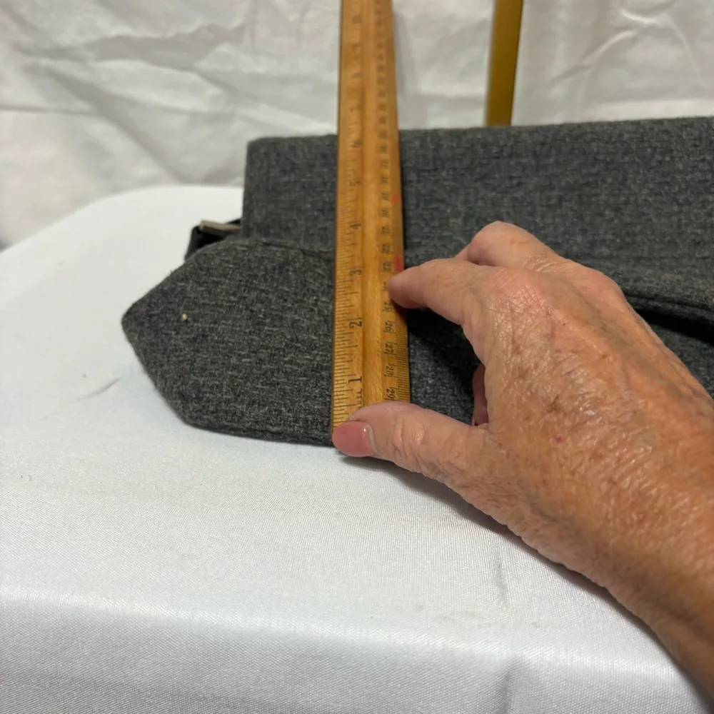 Baguette bag in grey wool and black leather with silver-tone hardware. - Picture 6 of 8